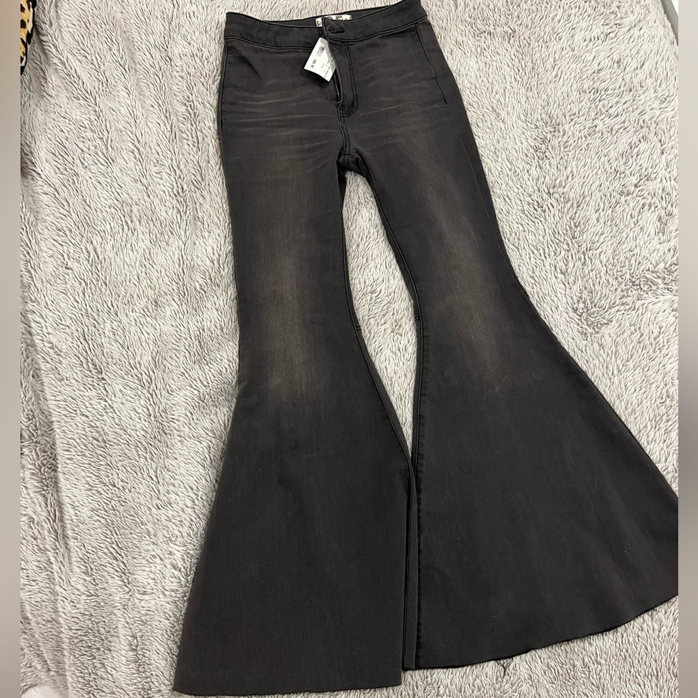 Free People Flare Jean pant , size 25, NWT